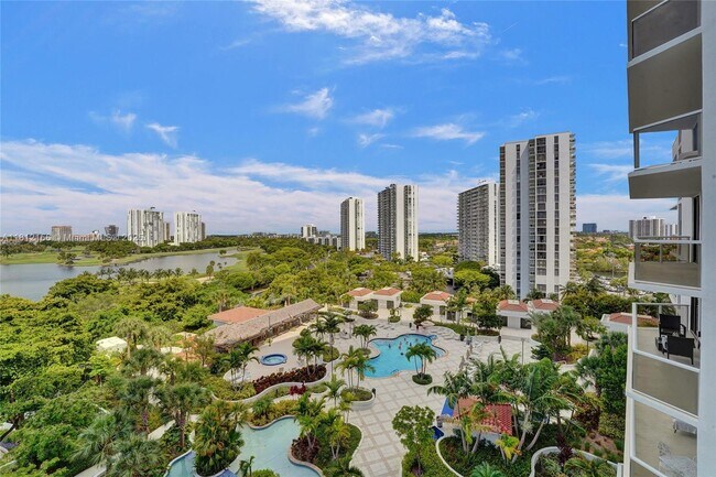 Building Photo - 20281 E Country Club Dr