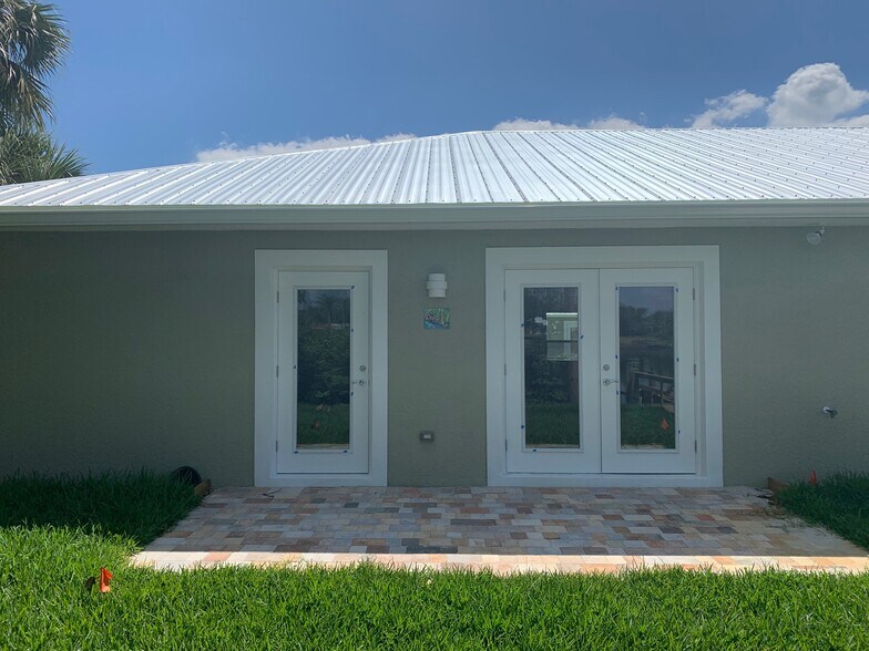 Building Photo - 926 NW Spruce Ridge Dr