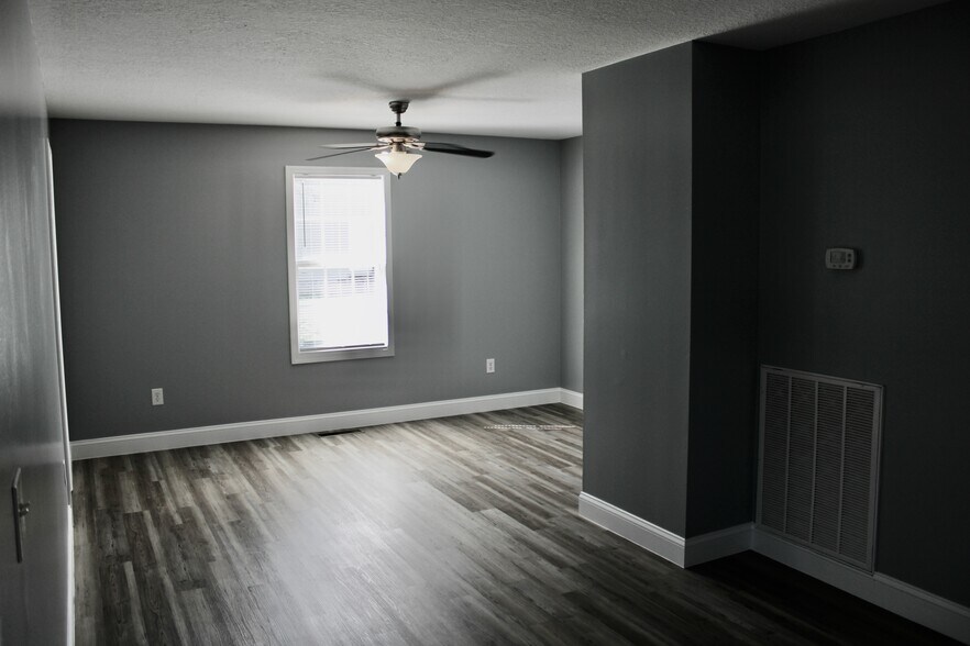 Living Room - 306 Chestnut Alley