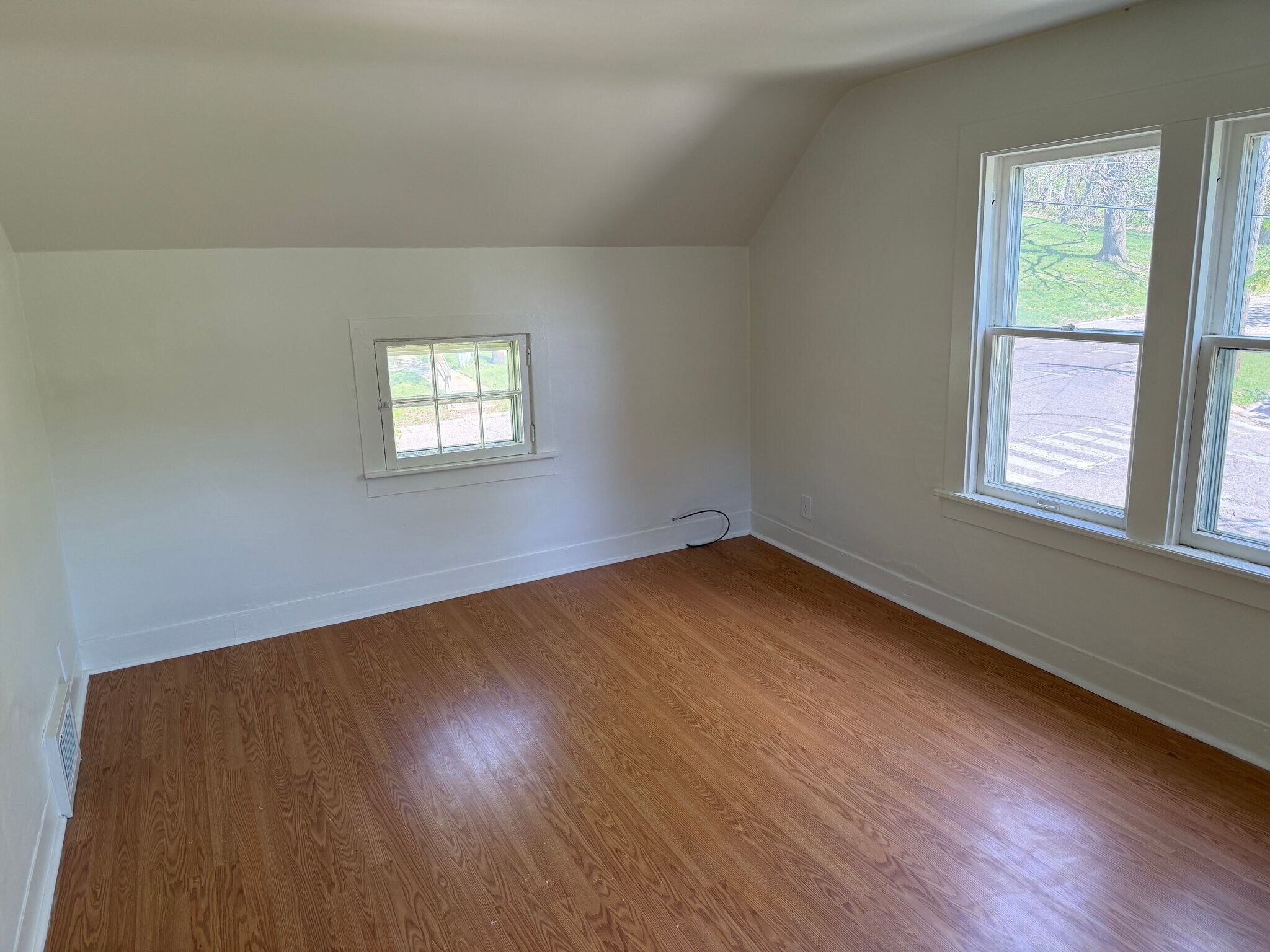 Building Photo - 315 N Maple St