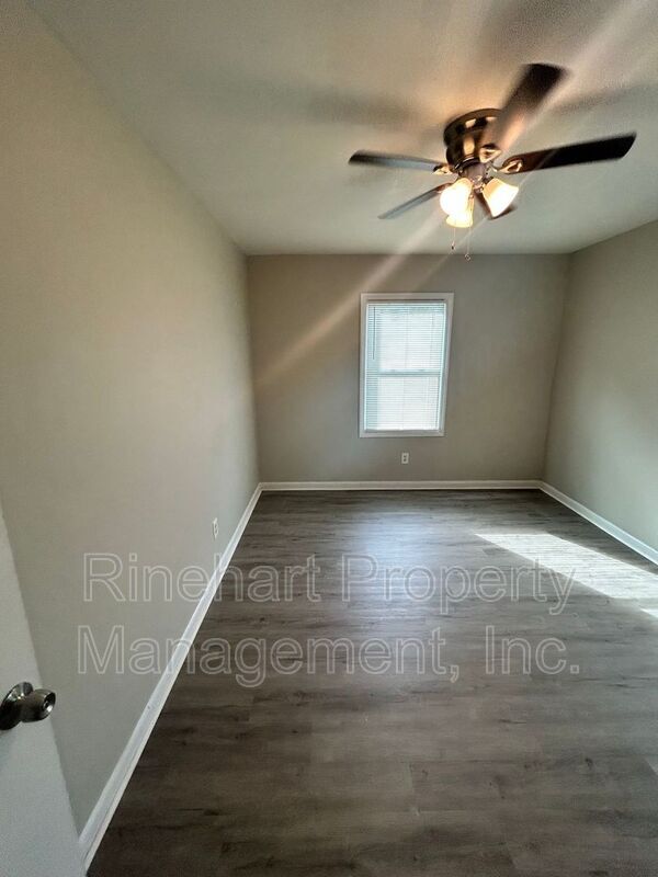 Building Photo - 364 Baker St