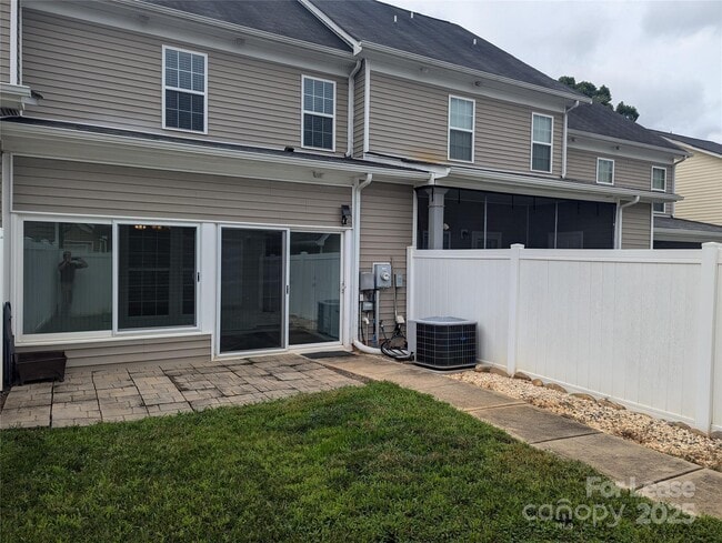 Building Photo - 13918 Cypress Woods Dr