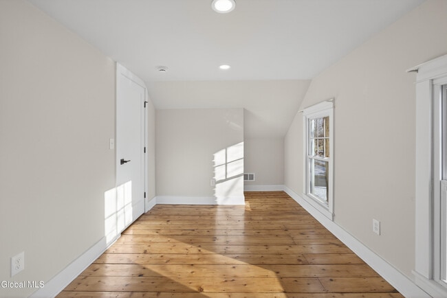 Building Photo - 34 Wilton Rd