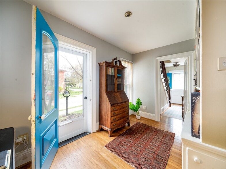 Downstairs office with separate entrance - 164 S Main St