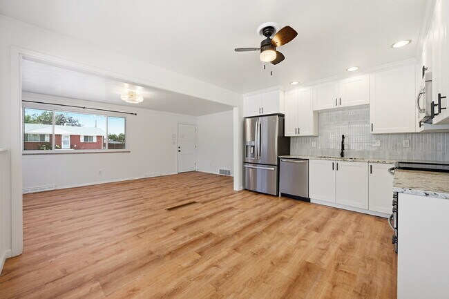 Building Photo - $2,795.95- 4 Bed, 2 Bath Home in Arvada with In-Unit Laundry and Fenced Yard!