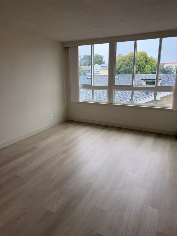 Building Photo - 525 N San Mateo Dr