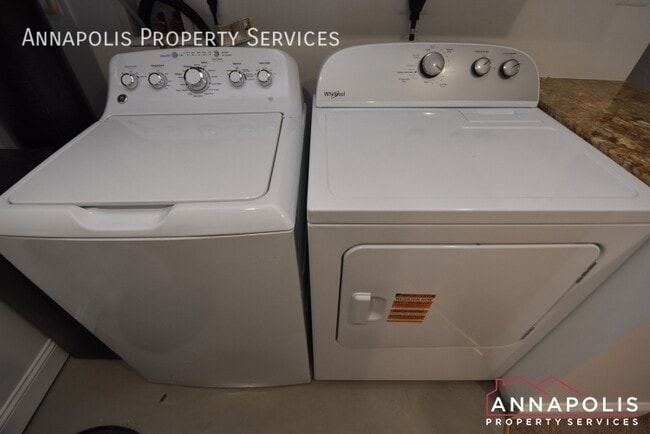 Building Photo - 254 Severn Rd