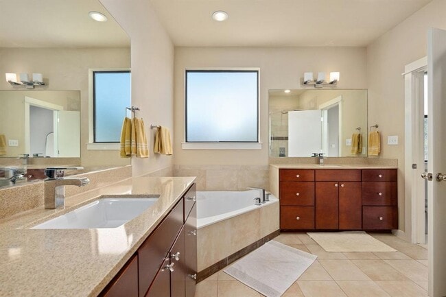 Building Photo - 2819 Corbin Ln