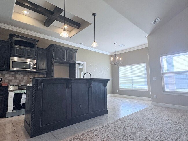 Building Photo - Large four bedroom home in Edmond