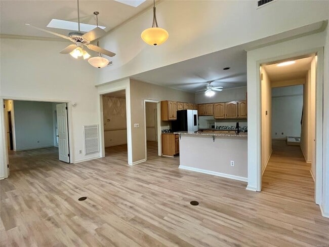 Building Photo - 8601 Harvest Ridge Dr
