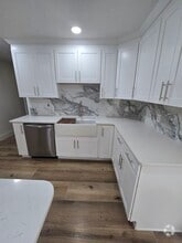 Building Photo - 383 Floral Dr