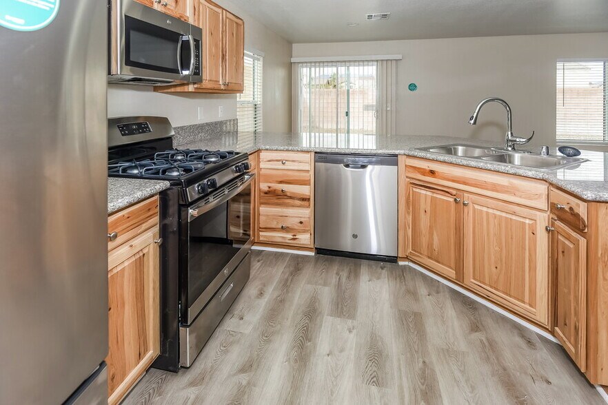 Building Photo - 1820 Loida Ct