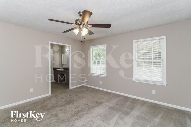 Building Photo - 2835 Twin Springs Dr