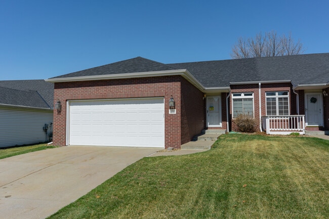 Building Photo - 7337 Collister Rd