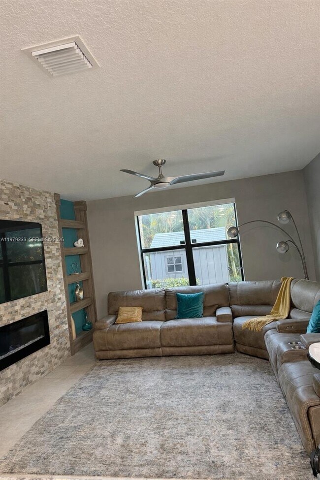 Building Photo - 445 NW 36th Ave