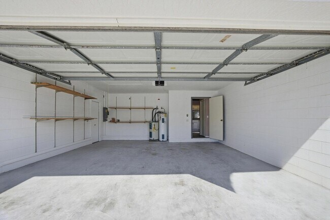 Building Photo - 3/2 Bedroom near Downtown Lakeland