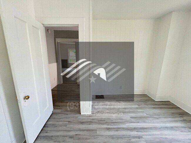 Building Photo - 949 Ferndale Ave