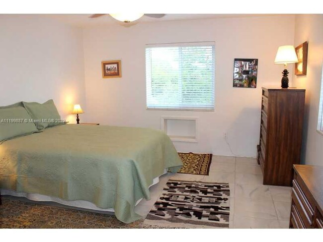 Building Photo - 2845 Granada Blvd