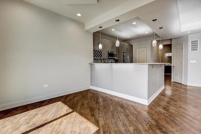 Building Photo - 6456 S Woodlawn Ave