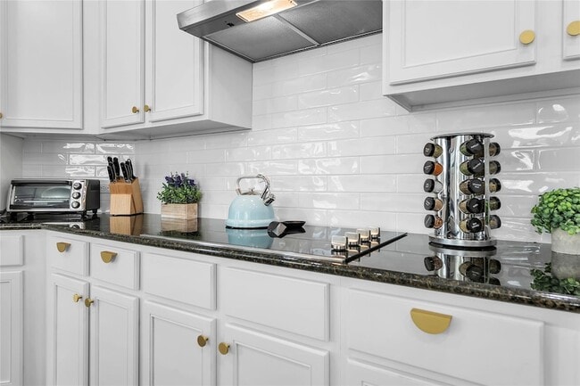 Building Photo - 12520 Anthology St