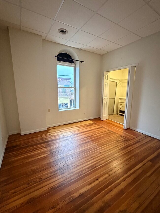 Building Photo - 226 N Benton St