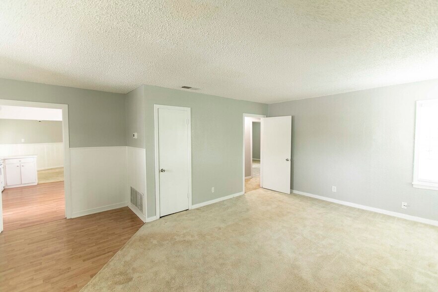 Living area 1 & Dining - 7459 Mohawk Ave