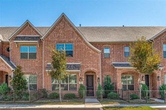 Building Photo - 6134 Blythe Dr