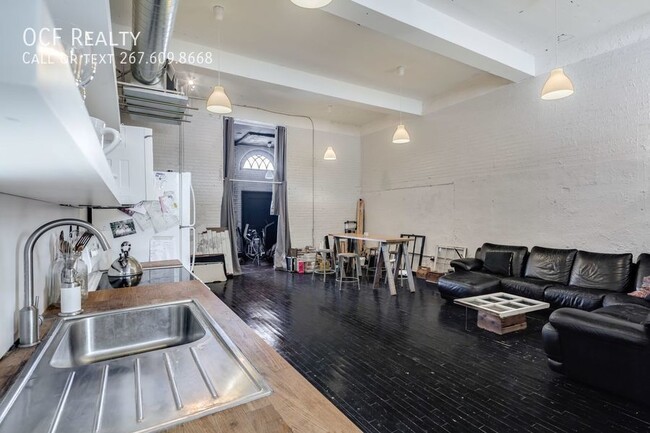 Building Photo - Fishtown Loft One Bedroom Apartment