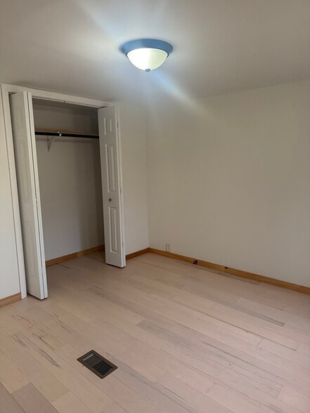 Building Photo - 7235 Henrietta Rd