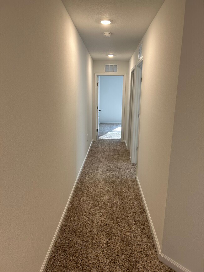 Building Photo - 28 Blue Hvn Rd