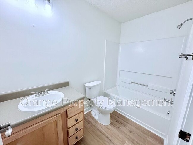 Building Photo - 201 Harts Cove Way