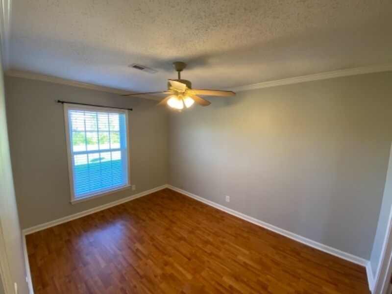 Building Photo - 7213 Bethshears Rd
