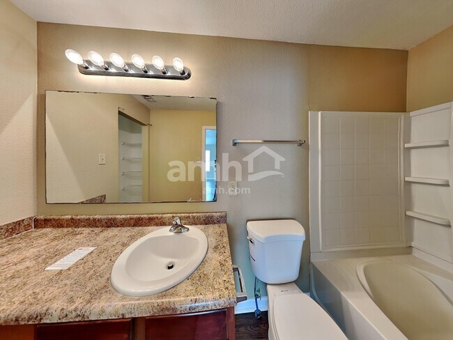 Building Photo - 10127 Cumberland Pointe Blvd