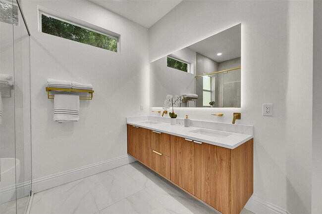 Building Photo - 11163 NW 69th Pl