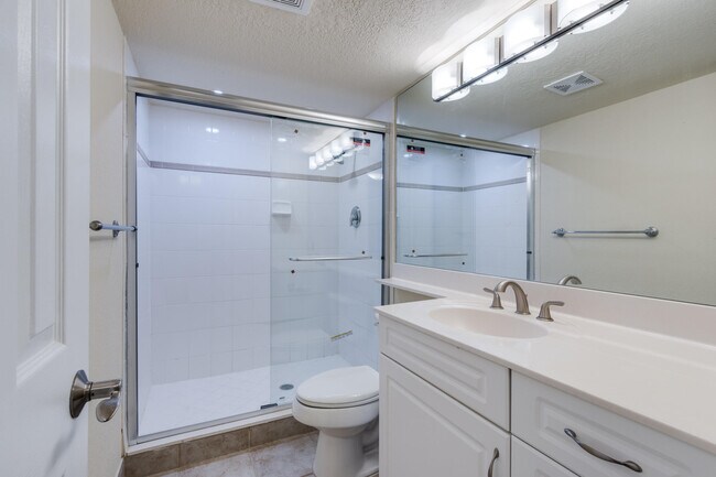 Building Photo - 1000 Spanish River Rd