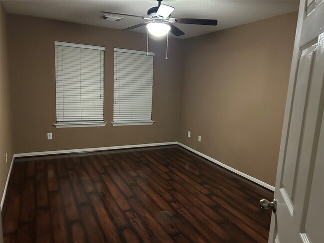 Building Photo - 8911 Silent Willow Ln