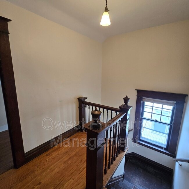 Building Photo - 1128 Fulton St E