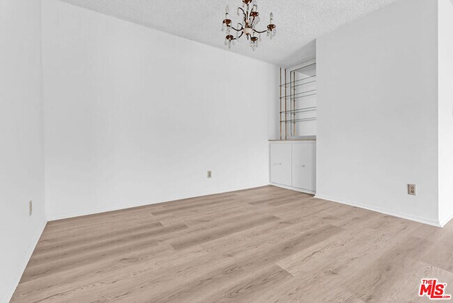 Building Photo - 732 Lorraine Blvd