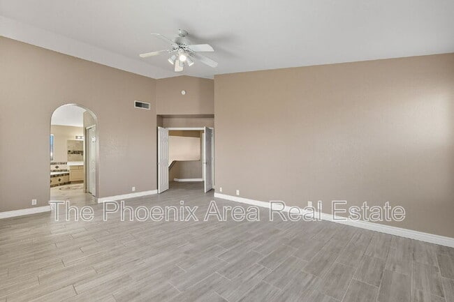 Building Photo - 15007 S 40th St