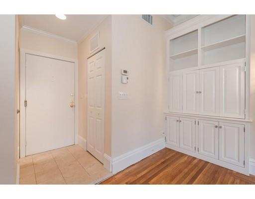 Building Photo - 262 Beacon St
