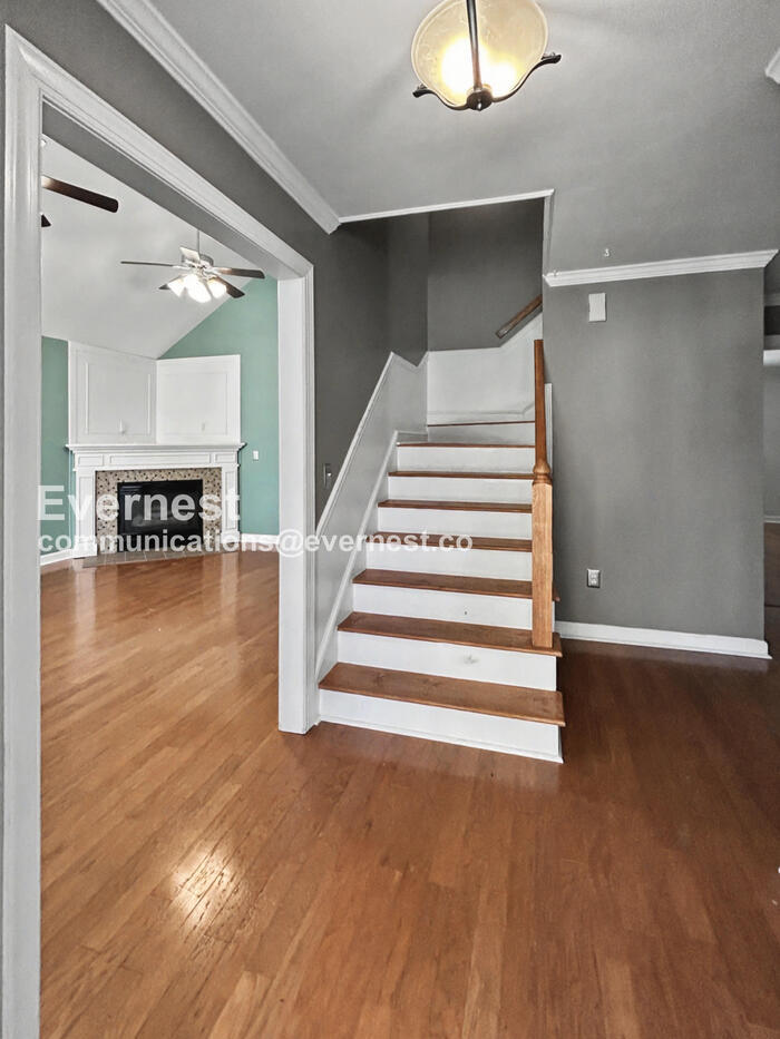 Building Photo - 2217 Briar Glen Rd