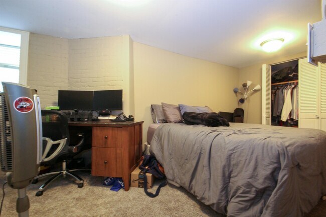 Building Photo - 3200 Aldrich Ave S