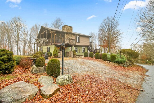 Building Photo - 100 Hemlock Spur