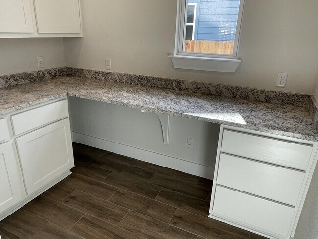 Building Photo - 100 Buckle Cove