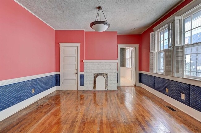 Building Photo - 1999 Peabody Ave