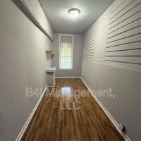 Building Photo - 112 Hill St