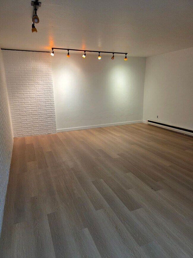 Building Photo - 3 Bed 2 Bath condo in Bozeman