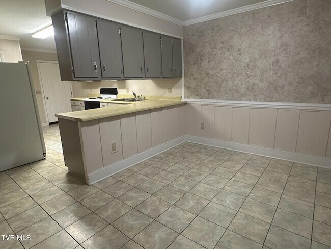 Building Photo - 103 Skyview Dr