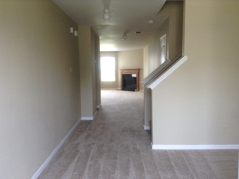 Building Photo - 14237 Luscombe Farm Rd