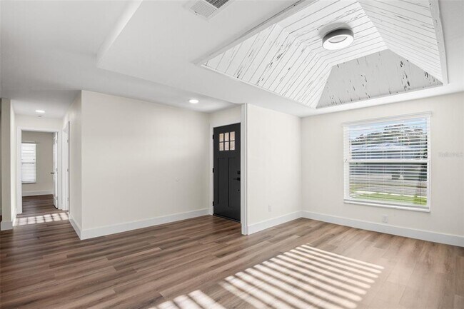 Building Photo - 3145 Sandy Ridge Dr